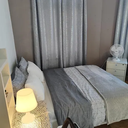 Your Cool Crib In Bed & Breakfast *